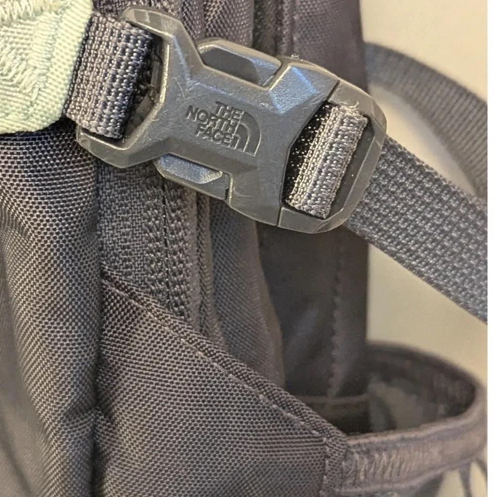 The North Face Thrashed Borealis Backpack Grey Black FlexVent Bungee Daypack